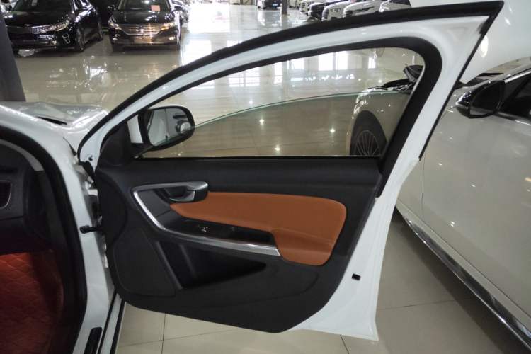 Used Volvo S60 2018 S60L T3 Smart Progress Edition
