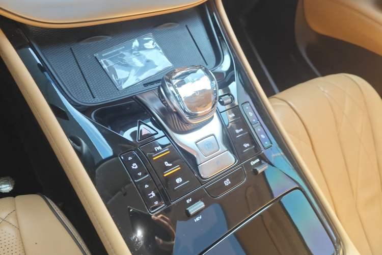 Used Denza D9 2024 DM-i 980 Four-Wheel Drive Prestige Model