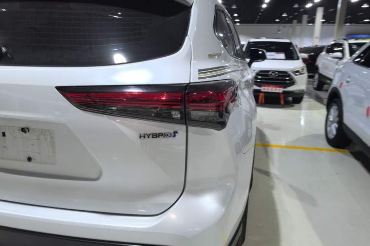 Used Toyota Crown Land Cruiser 2021 2.5L HEV Two-Wheel Drive Entry Version