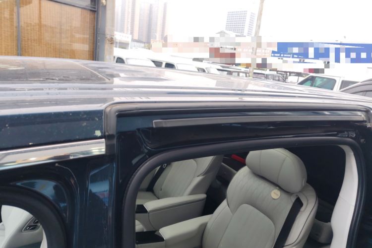 Used VOYAH Dream 2025 PHEV Four-Wheel-Drive Flagship Kunpeng Edition
