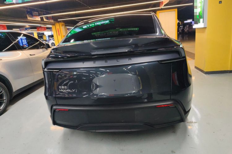 Used Tesla Model Y 2025 Rear-Wheel-Drive Version
