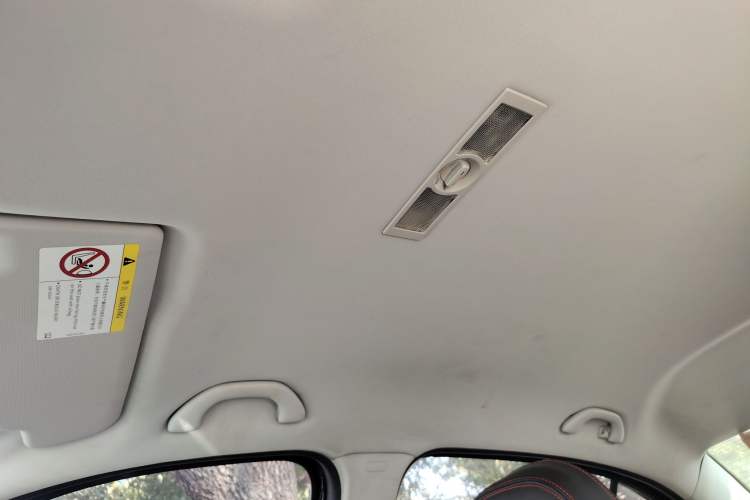 Used Volkswagen Lavida 2015 1.6L Manual Fashion Edition
