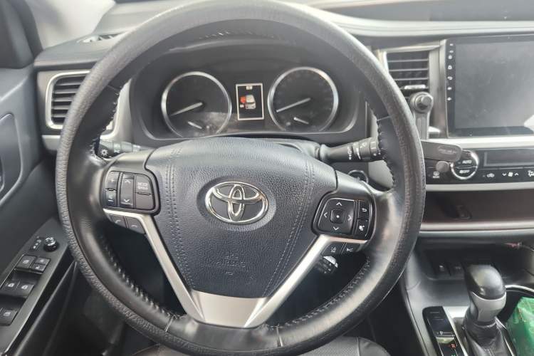 Used Toyota Highlander 2018 2.0T Four-Wheel Drive Luxury Edition 7 Seats China V Emission Standard
