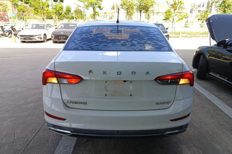 Used Skoda Rapid 2020 1.5L Automatic Comfort Edition
