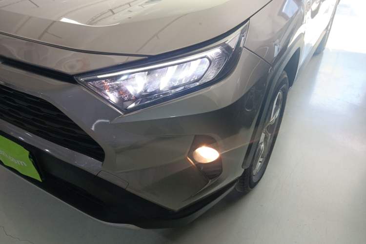 Used Toyota RAV4 2022 2.0L CVT Two-Wheel Drive Fashion Edition
