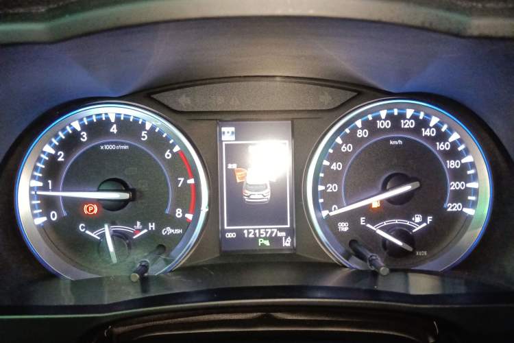 Used Toyota Highlander 2018 2.0T Four-Wheel Drive Luxury Edition 7 Seats China V Emission Standard