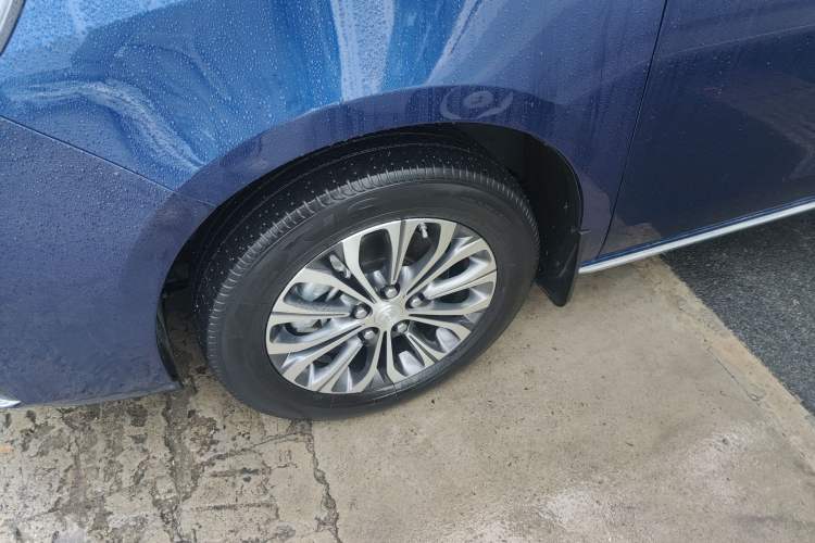 Used Buick GL8 2023 Land Executive Class Smart Enjoyment Model
