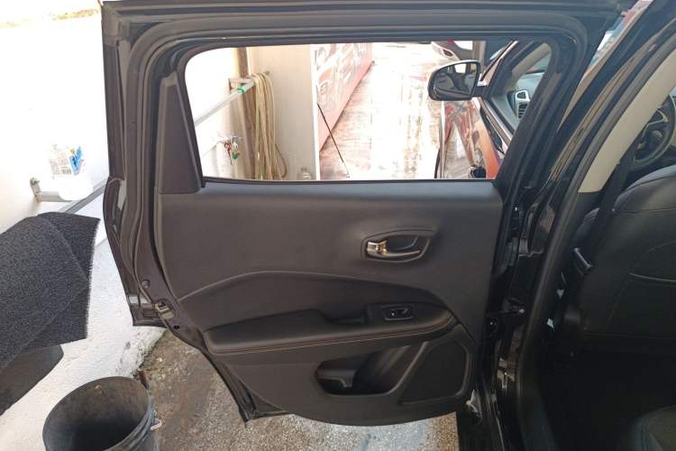 Used  Compass 2017 200T Automatic Family Edition