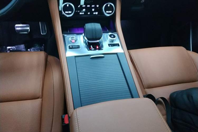 Used Jaguar F-PACE 2024 P250 R-Dynamic SE
