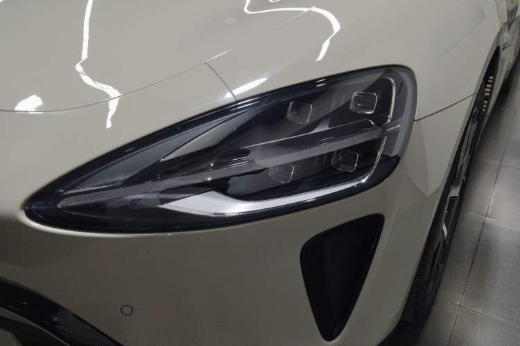 Used  SU7 2024 Rear-Drive Ultra-Long Range Advanced Pro-Level Intelligent Driving Version
