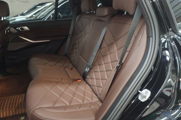 Used BMW X5 2023 xDrive 40Li M Sport Package
