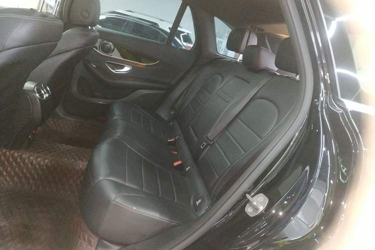 Used Mercedes-Benz GLC 2019 Facelift GLC 260 L 4MATIC Luxury Model
