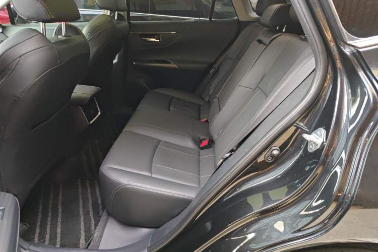 Used Toyota Harrier 2022 2.0L CVT Two-Wheel Drive Deluxe Edition
