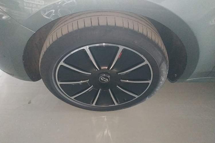 Used Hima AITO M5 2022 Extended-Range Four-Wheel Drive Performance Version
