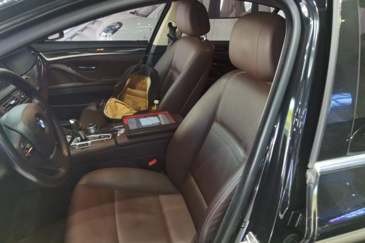 Used BMW 5 Series 2014 525Li Luxury Design Package
