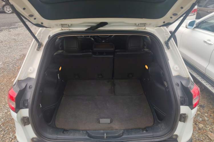 Used  Cherokee 2016 2.4L Leading Edition