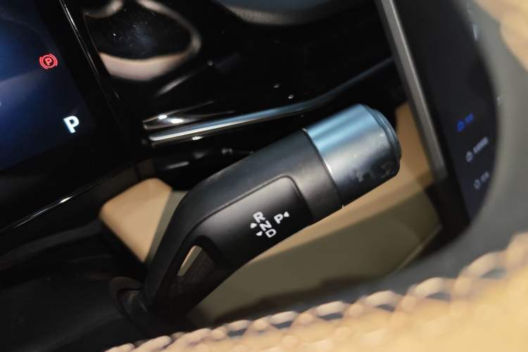 Used  L6 2023 125km MAX