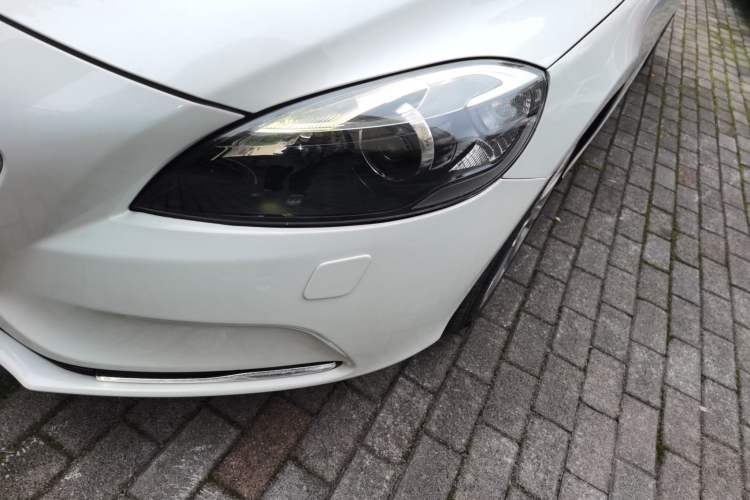 Used Volvo V40 2015 1.6T Zhiyi Edition