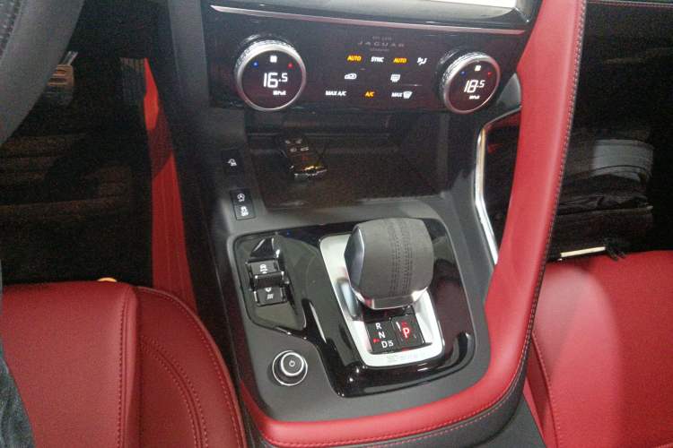 Used Jaguar E-PACE 2024 All-New R-DYNAMIC S Sport Edition
