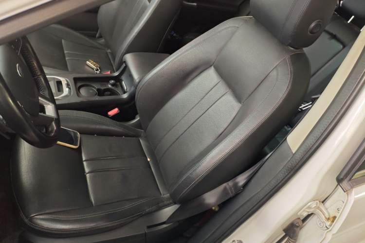 Used Land Rover Discovery Sport 2018 240 PS SE Version