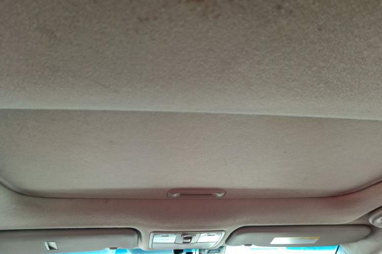 Used Kia K2 2015 Hatchback 1.4L AT GLS Cool Edition