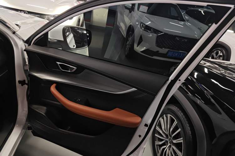 Used Chery Tiggo 8 PLUS 2022 290TGDI DCT Luxury Edition+
