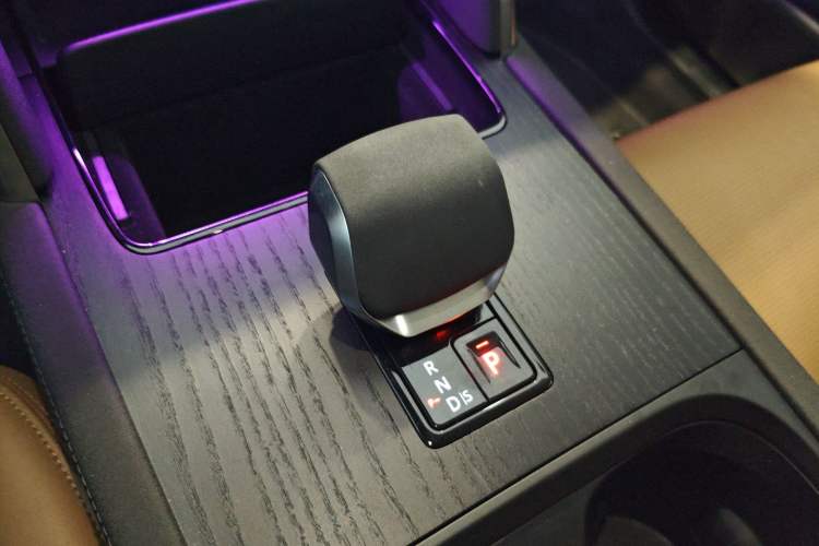 Used Land Rover Discovery Sport 2024 Luxury Custom Edition