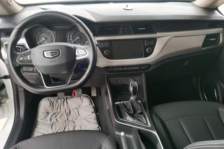 Used Geely Auto Vision X3 2019 Upgraded Model 1.5L Manual Elite Version