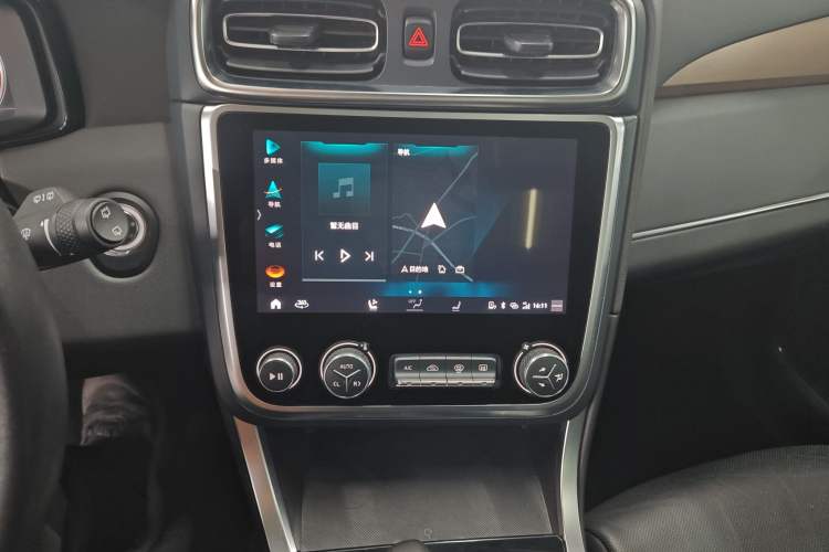 Used Lynk & Co 01 2019 2.0T Two-Wheel-Drive Pro Version China VI Standard