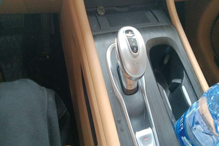 Used VOYAH Dream 2024 PHEV Extended-Range Premium Edition
