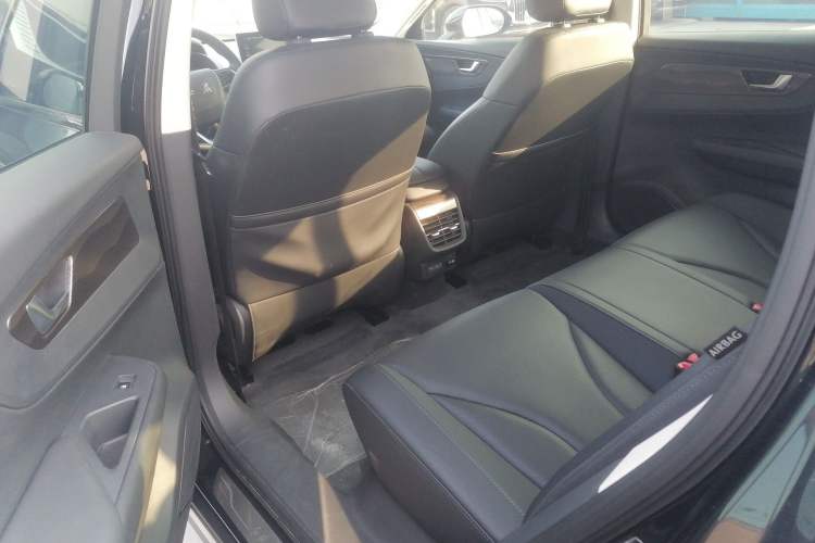 Used Hongqi E-QM5 2022 431 km Charge & Enjoy Edition