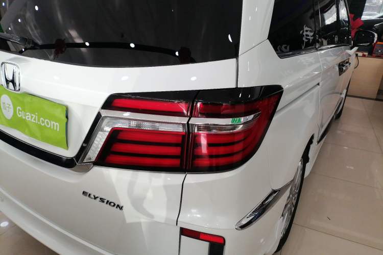 Used Honda Elysion 2016 2.4L Classic Edition
