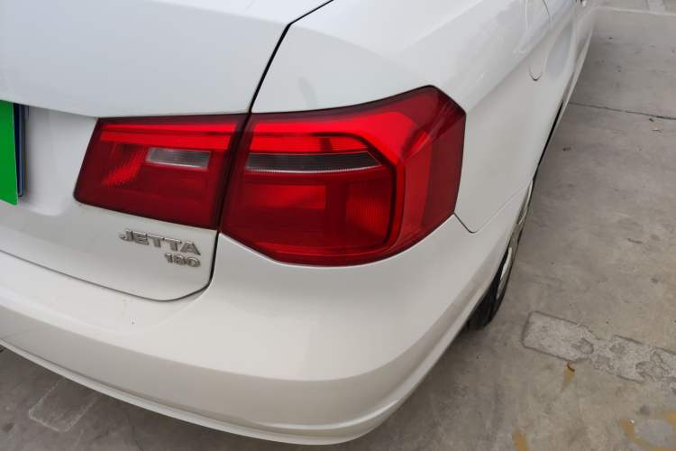 Used Volkswagen Jetta 2015 Value Edition 1.6L Manual Fashionable Style
