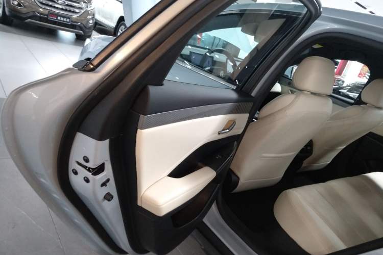 Used BYD Qin PLUS 2025 DM-i Smart Drive 55KM Beyond Model
