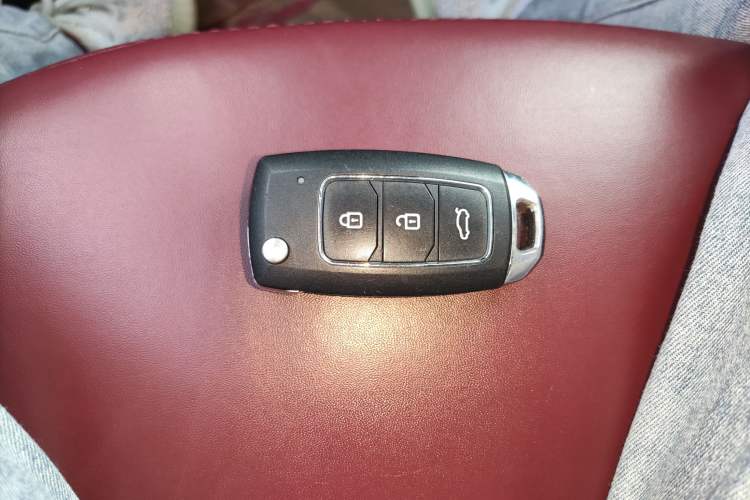 Used Skoda Octavia 2015 Classic Model 1.6L Automatic Elegance Edition
