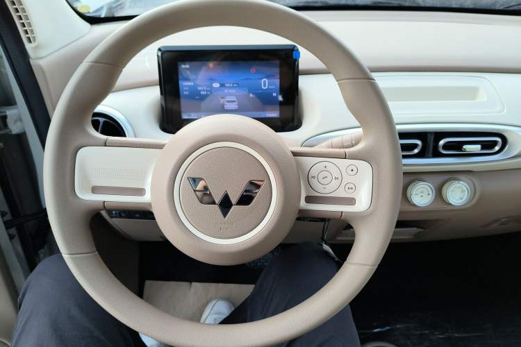 Used Wuling Hongguang MINIEV 2025 Four-Door Version Advanced Edition
