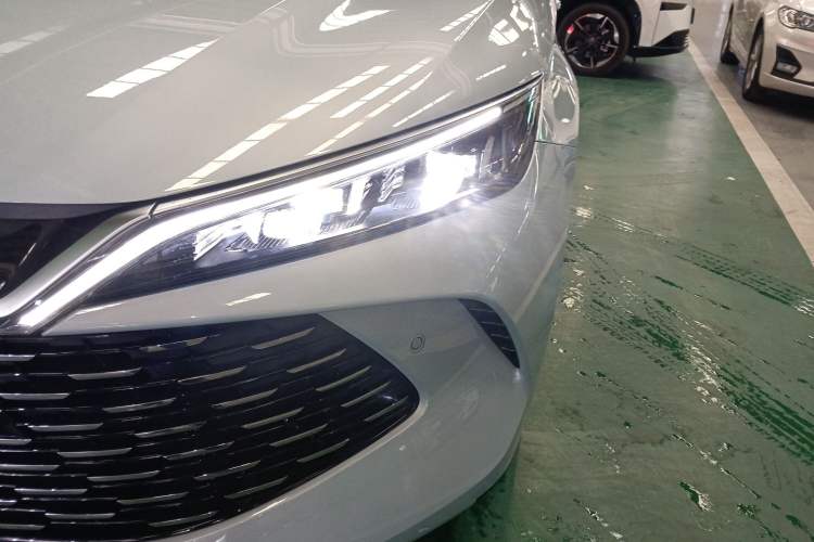 Used BYD Qin L 2025 DM-i Smart Drive 120KM Superior Model
