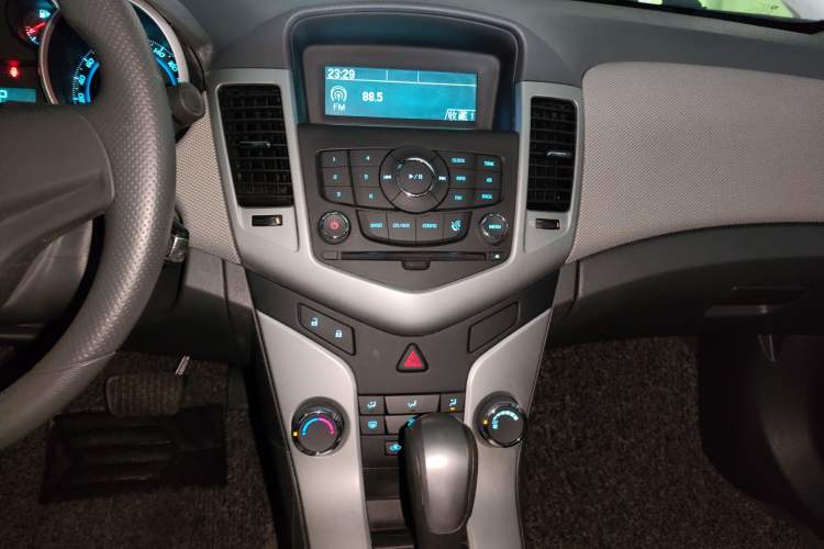 Used Chevrolet Cruze 2013 1.8L SE AT
