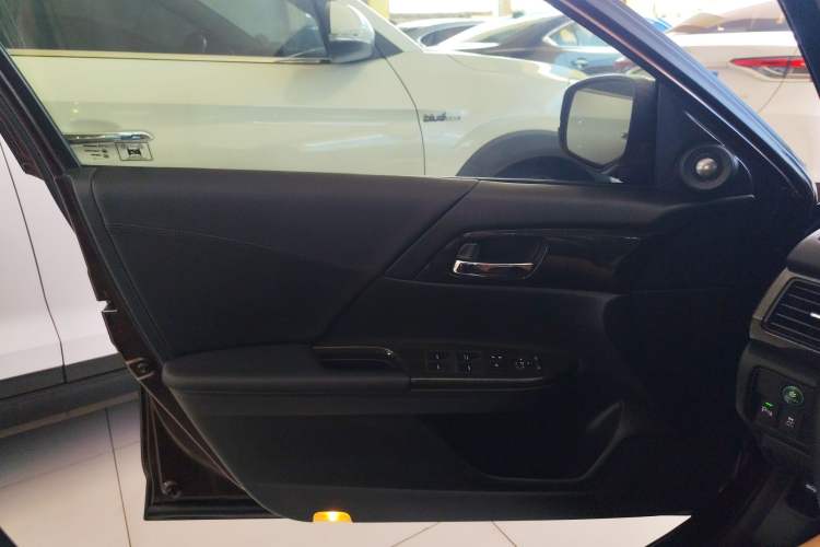 Used Honda Accord 2015 2.4L EX Luxury Edition
