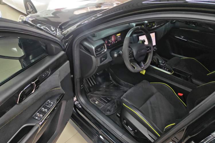 Used Lynk & Co 03 2021 03+ 2.0TD Automatic Wind-Chasing Edition
