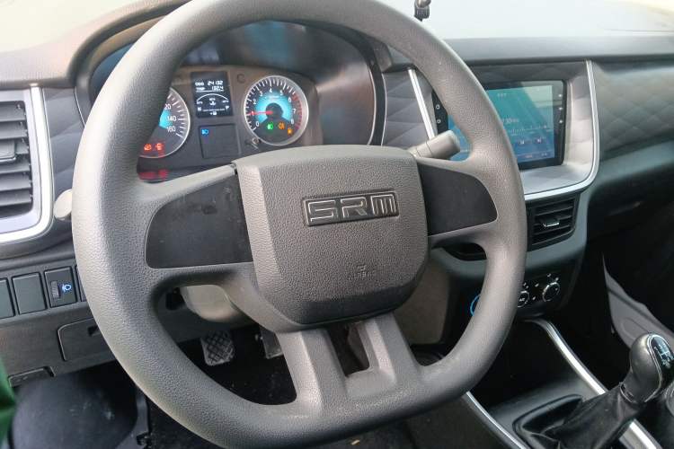 Used Jinbei Gold Hiace M Classic 2024 1.5L Travel Lion Passenger Van 6 Seats