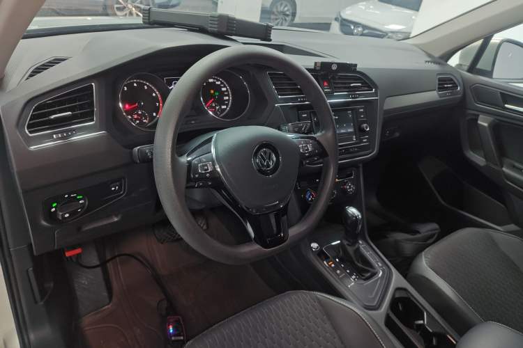 Used Volkswagen Tiguan L 2018 Revised Version 330TSI Automatic Two-Wheel Drive Trendy Edition