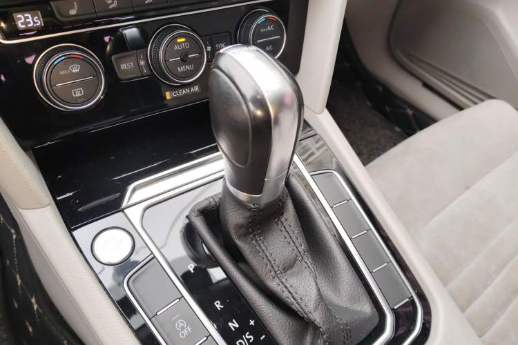 Used Volkswagen Magotan 2017 330TSI DSG Luxury Model
