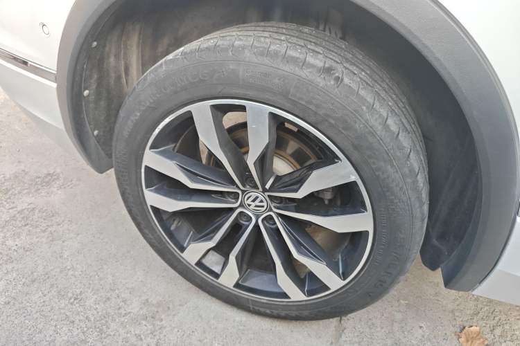 Used Volkswagen Tiguan L 2019 Restyled 330TSI Automatic Two-Wheel Drive R-Line Flagship Version China VI Standard