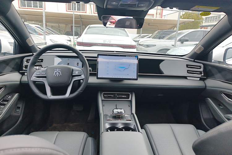 Used BYD Qin L 2025 DM-i Smart Drive 120KM Leading Model