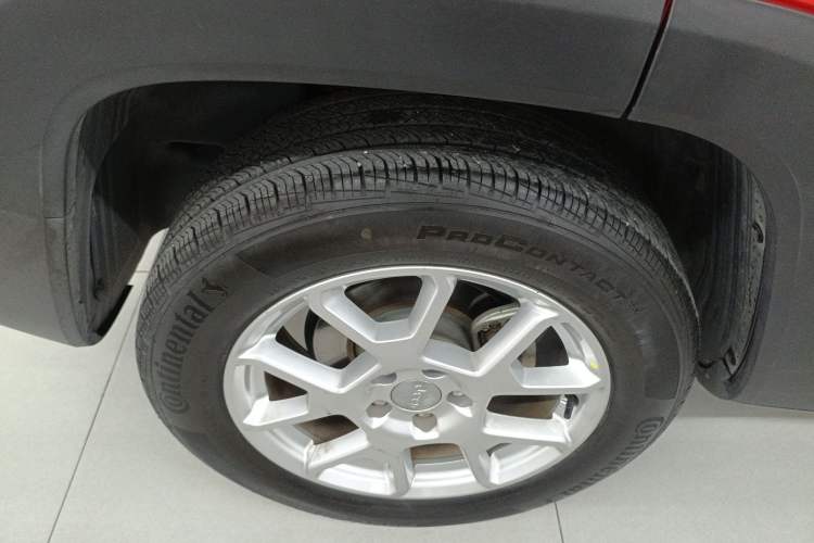 Used  Renegade 2021 220T Automatic Elite Edition