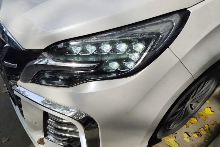 Used Buick GL8 2022 ES Landtrek 653T Luxury Edition