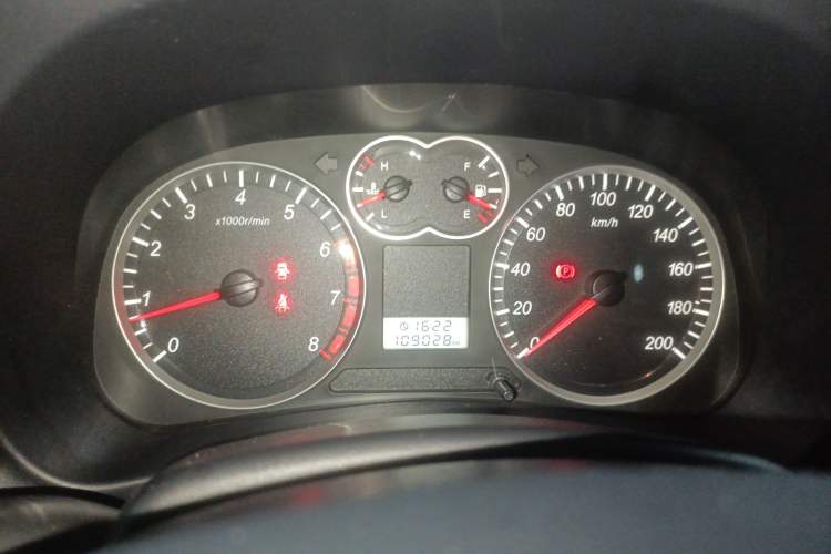 Used Haval H5 Classic 2015 2.0L Manual Two-Wheel Drive Entry-Level Trim
