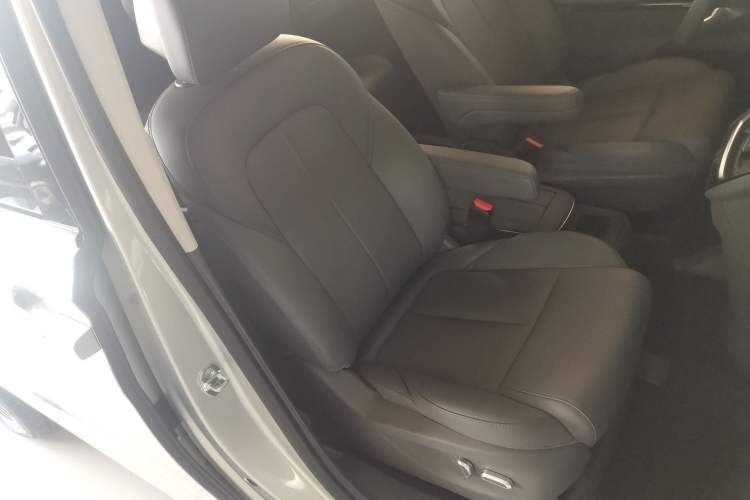 Used Buick GL8 New Energy 2025 Lushang First-Drive Edition 7-Seater