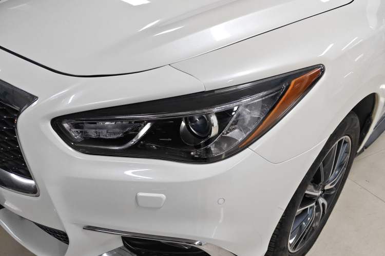 Used Infiniti QX60 2016 2.5 S/C Hybrid Two-Wheel-Drive Excellence Edition China V Standard
